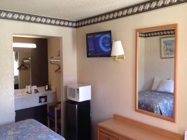 Days Inn By Wyndham Barstow Extérieur photo